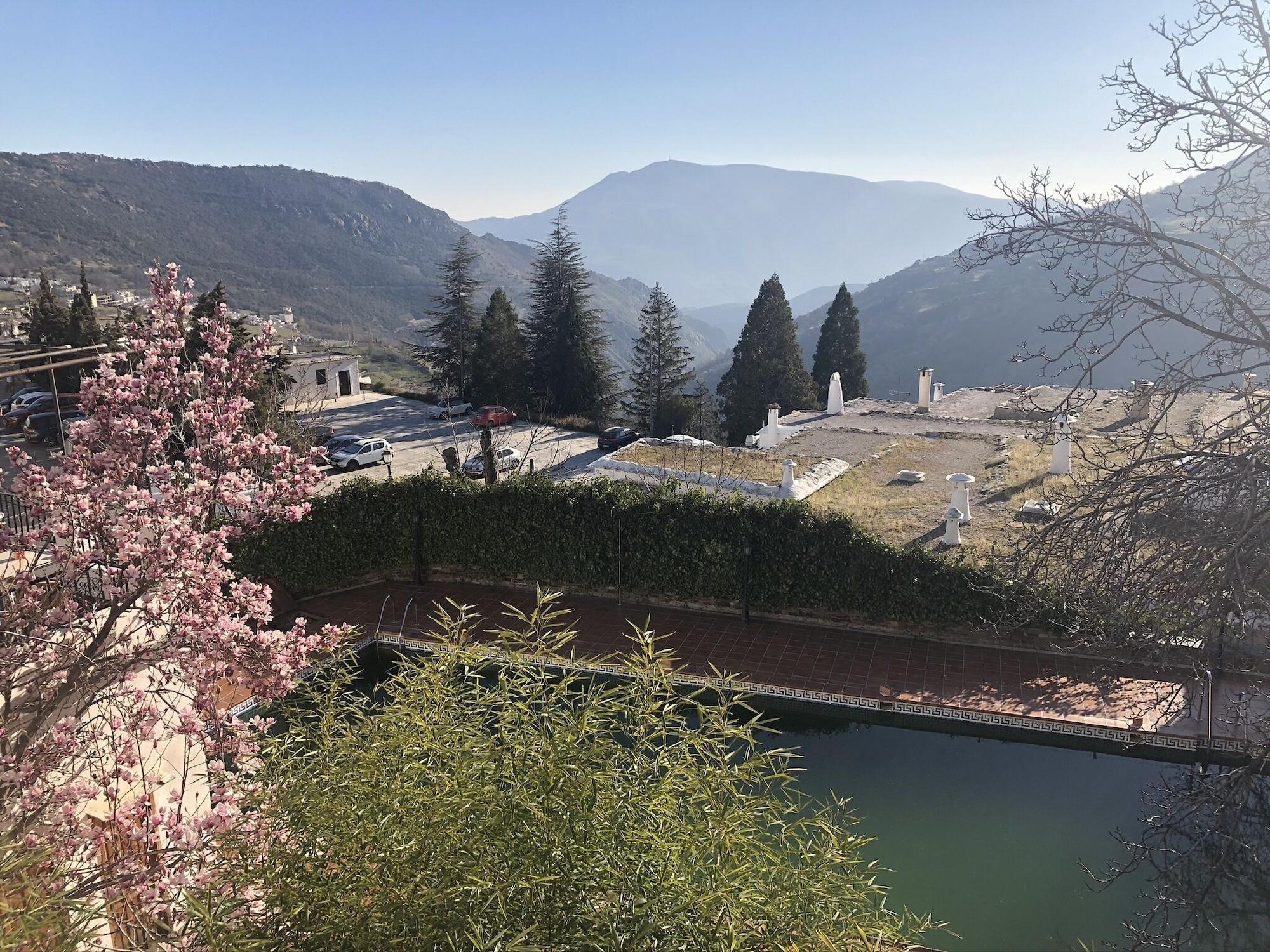 קפיליירה Hostal Rural Poqueira מראה חיצוני תמונה