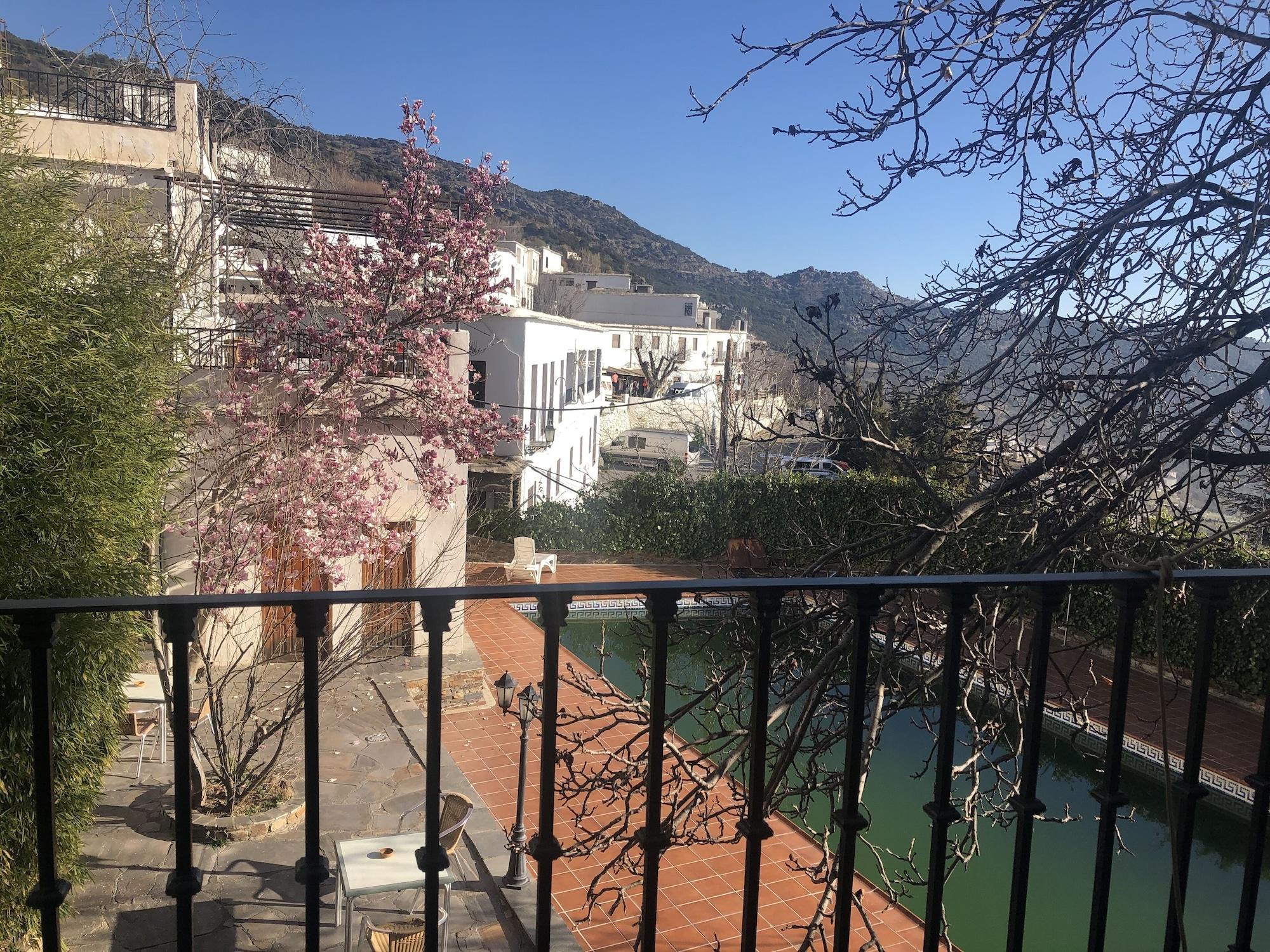 קפיליירה Hostal Rural Poqueira מראה חיצוני תמונה