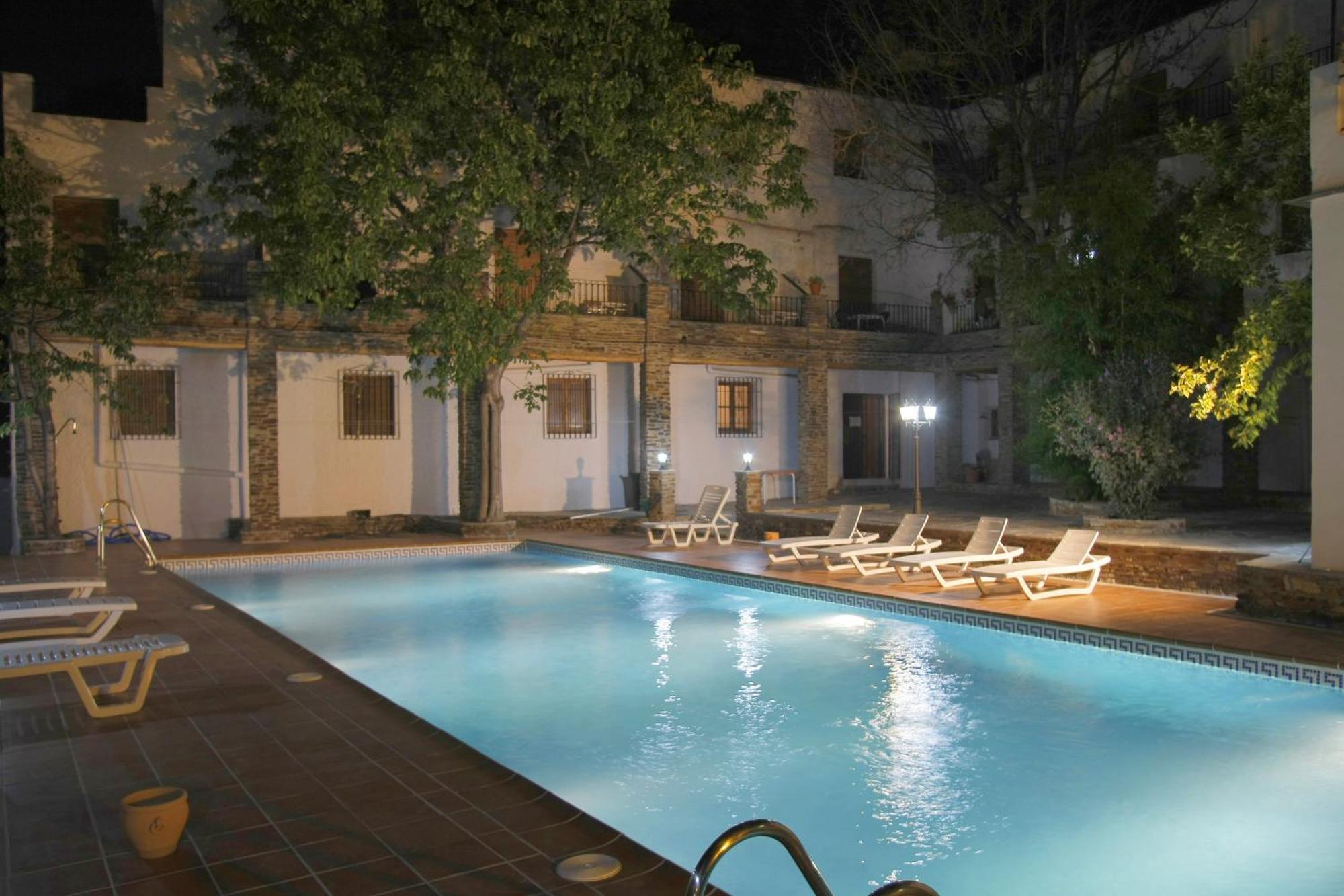 קפיליירה Hostal Rural Poqueira מראה חיצוני תמונה