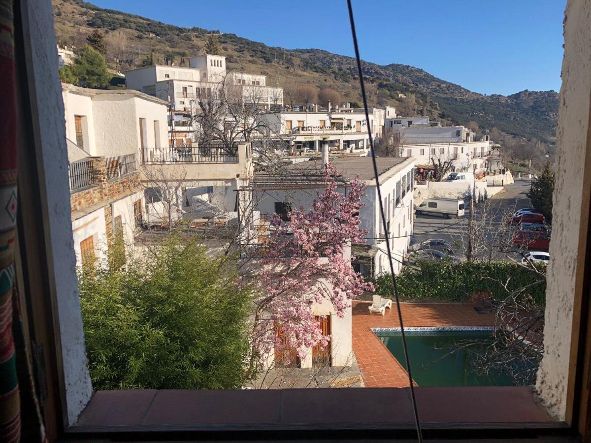 קפיליירה Hostal Rural Poqueira מראה חיצוני תמונה
